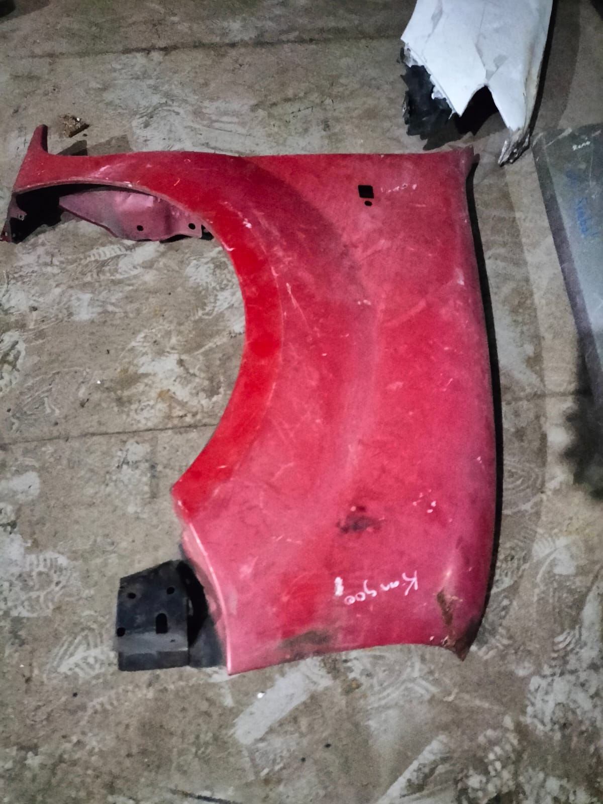 RENAULT KANGOO SAĞ ÖN ÇAMURLUK