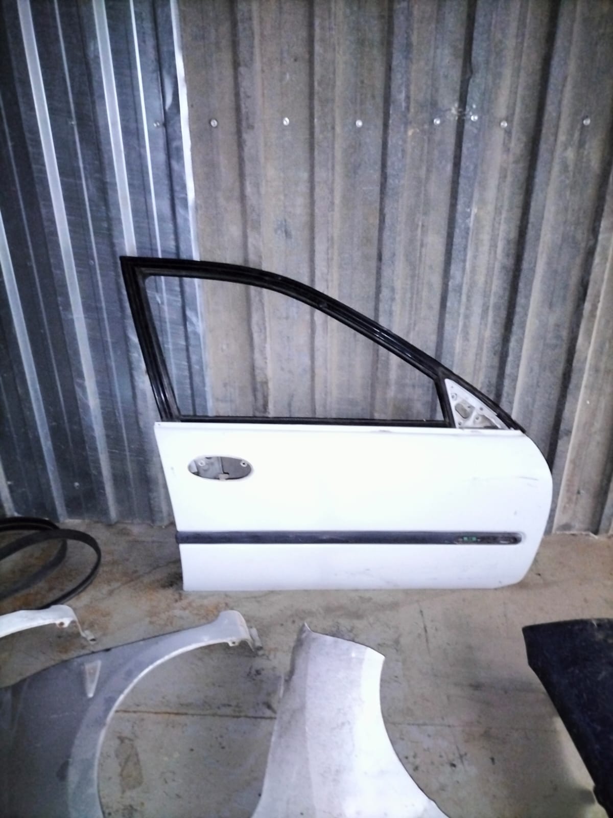 RENAULT LAGUNA SAĞ ÖN KAPI