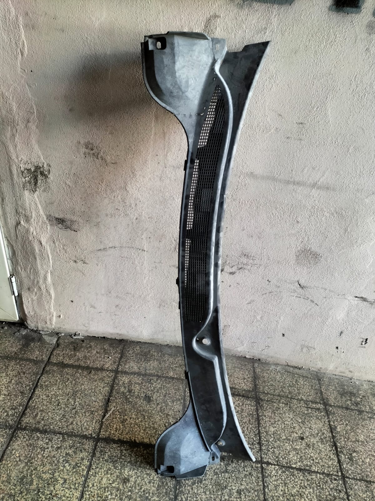 RENAULT MEGANE 2 ÖN CAM IZGARASI