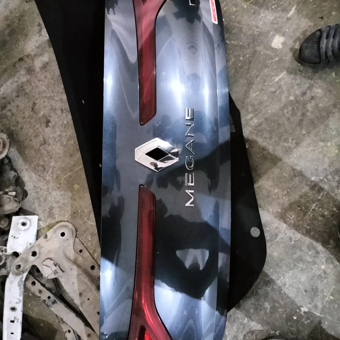 RENAULT MEGANE 4 BAGAJ BAKALİTİ VE STOPLARI